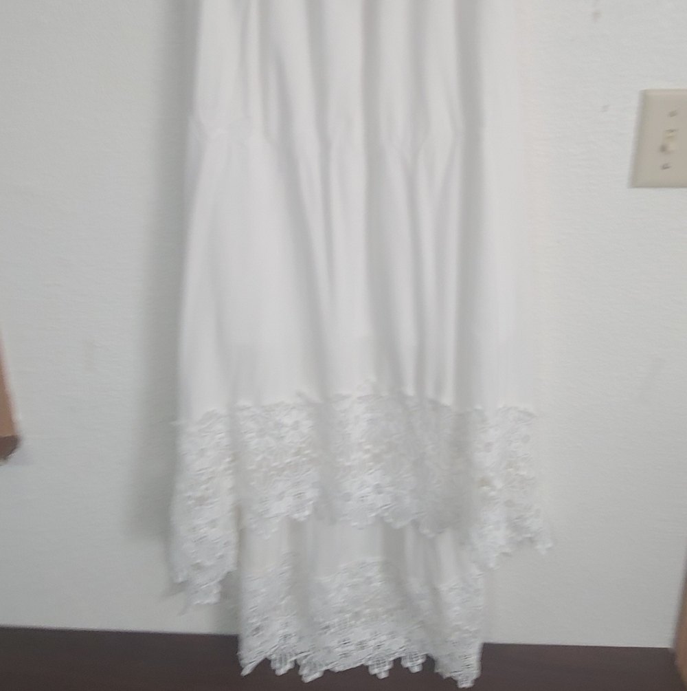 Solitaire White Lace Off-Shoulder Dress - Picture 3 of 11